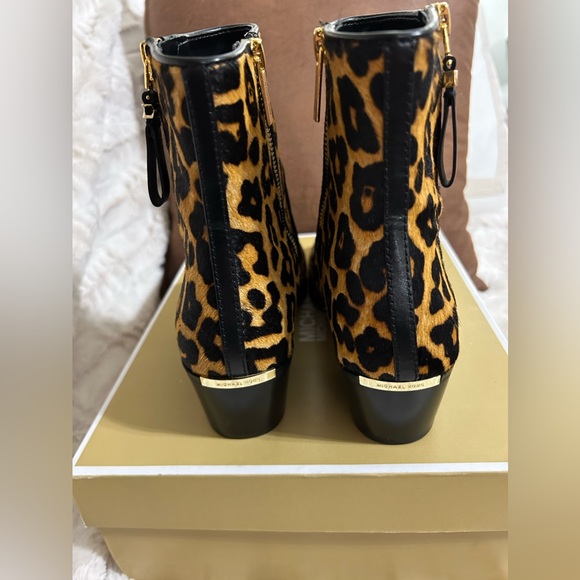New Michael Kors booties size 8 - Picture 15 of 16